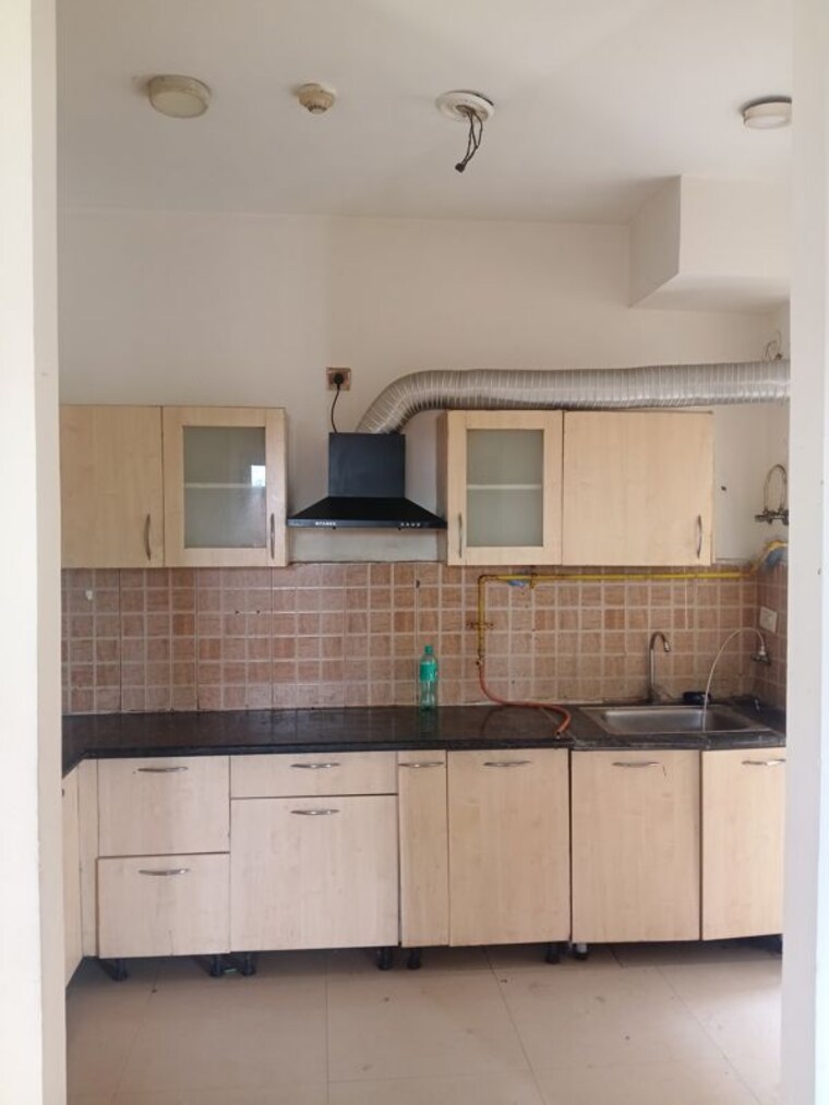 Kitchen, mahagun-mywoods-ii 3 Bedroom 1520 Sq.Ft. Apartment In Sector 16c Greater Noida Greater Noida 10203496