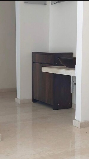 Room in 3 BHK Apartment at Omkar Alta Monte, Malad East – for Rent