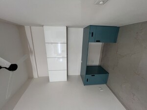 Furnished Amenities in 2.5 BHK Apartment at Smart World Gems, Sector 89 – for Rent