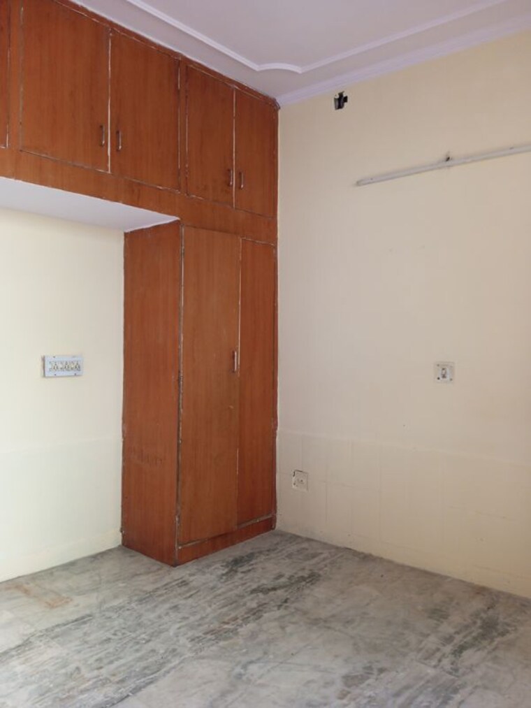 Room, sector 23a 1 Bedroom 700 Sq.Ft. Builder Floor In Sector 23a Gurgaon 10215014