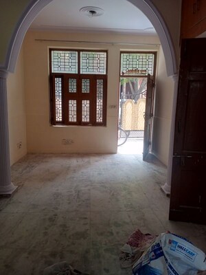 Room in 1 BHK Builder Floor at Sector 23a – for Rent