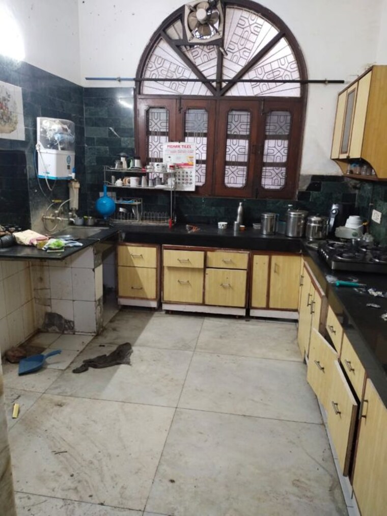 Kitchen, sector 55 6+ Bedroom 375 Sq.Mt. Villa In Sector 55 Noida 10215106