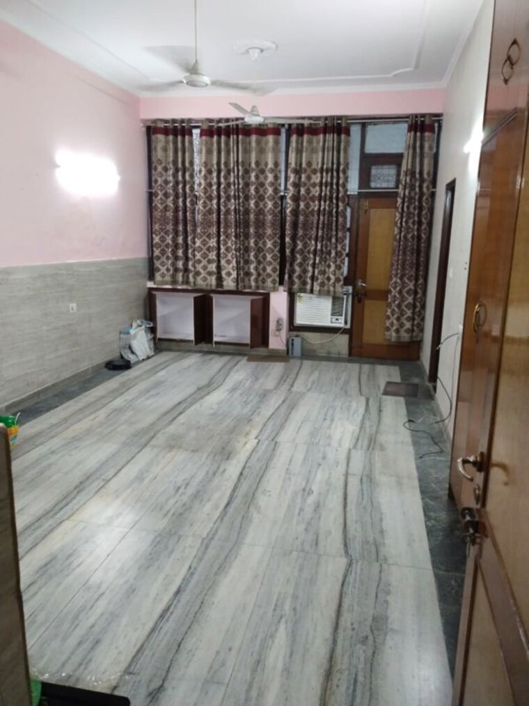 Bedroom, sector 55 6+ Bedroom 375 Sq.Mt. Villa In Sector 55 Noida 10215106