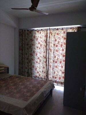 Bedroom in 3 BHK Apartment at Sector 21 – for Rent