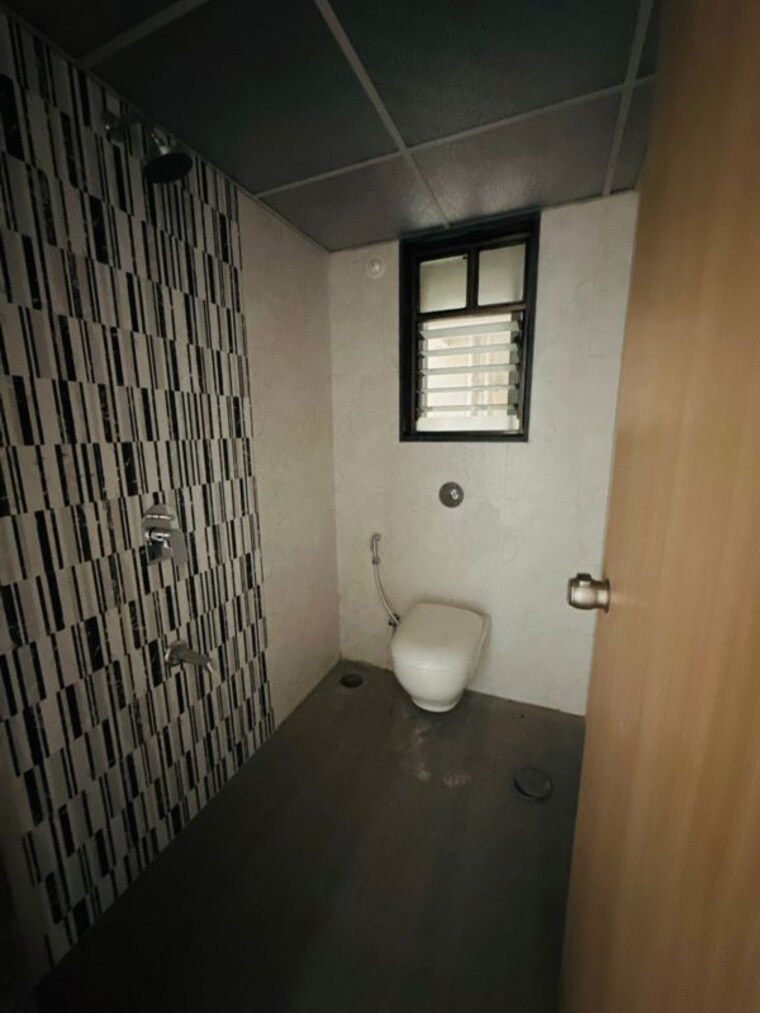 Bathroom, kohinoor-courtyard-one 3 Bedroom 1120 Sq.Ft. Apartment In Wakad Pune 10215175