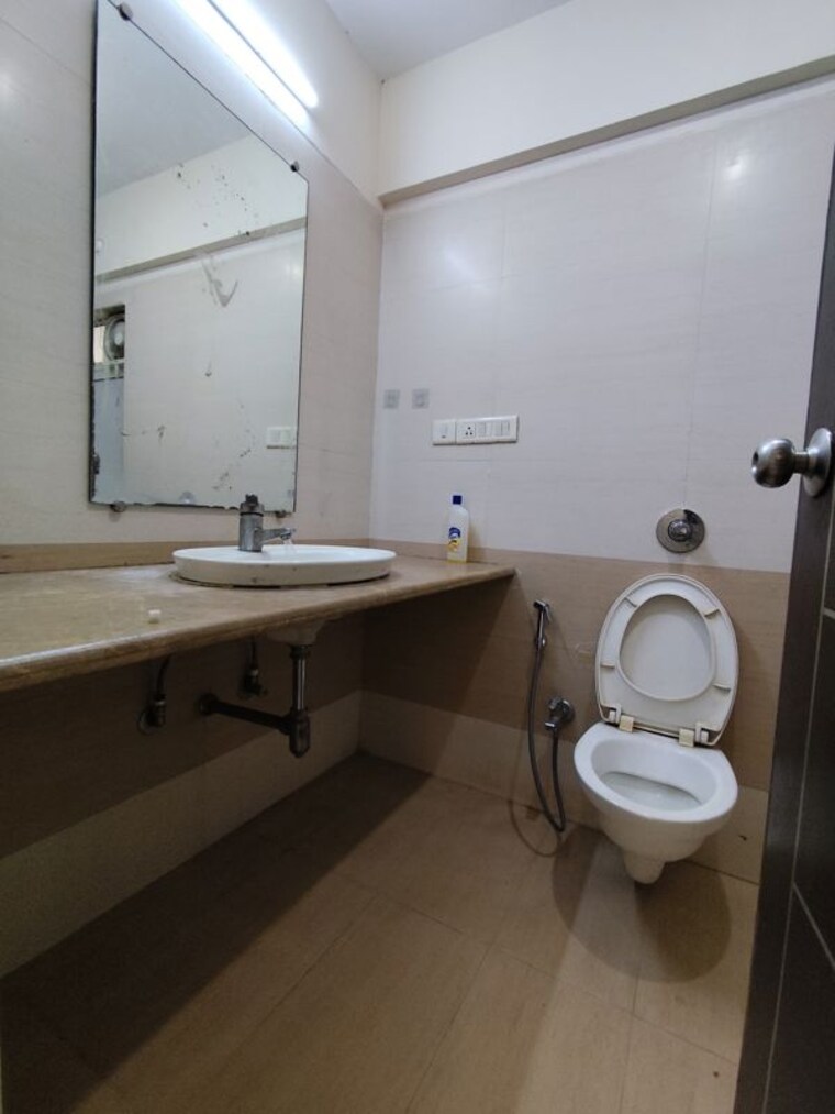 Bathroom, panch-mahal 2 Bedroom 930 Sq.Ft. Apartment In Powai Mumbai 10215269