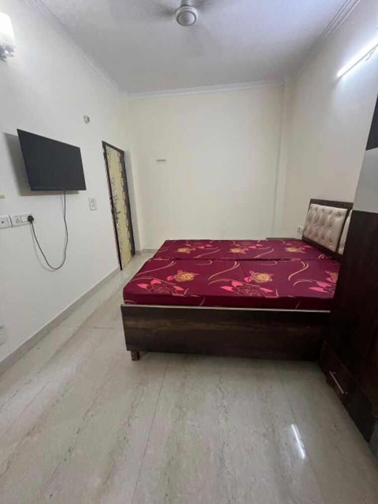 Bedroom, ansal-sushant-shopping-arcade 1 RK 450 Sq.Ft. Builder Floor In Sector 27 Gurgaon 10215277