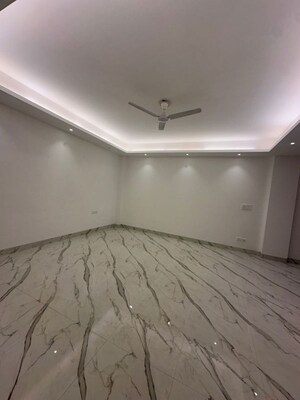 Room in 2 BHK Builder Floor at Saket – for Rent