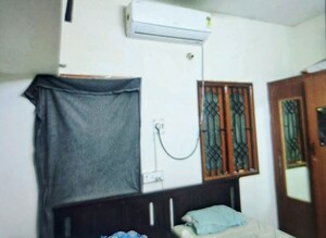 Room in 2.5 BHK Independent House at Velachery – for Rent