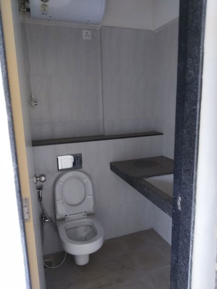 Bathroom, godrej-central 2 Bedroom 700 Sq.Ft. Apartment In Chembur Mumbai 10215296