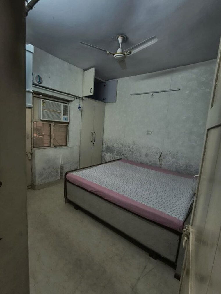 Bathroom, pitampura 2 Bedroom 900 Sq.Ft. Builder Floor In Pitampura Delhi 10215409