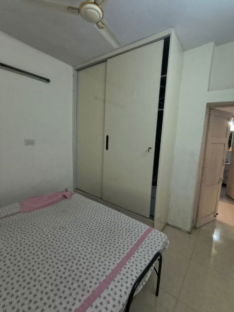 Room, pitampura 2 Bedroom 900 Sq.Ft. Builder Floor In Pitampura Delhi 10215409