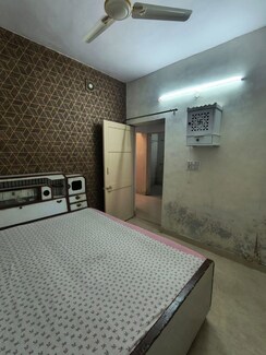 2 BHK Builder Floor For Rent in Pitampura