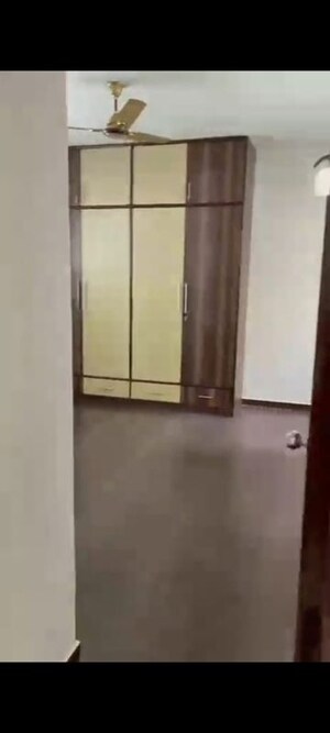 Room in 2 BHK Builder Floor at Samaspur – for Rent