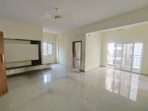 Room in 2 BHK Builder Floor at Hsr Layout – for Rent