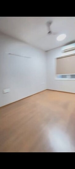 3.5 BHK + Pooja Room Apartment For Rent in Cunningham Road