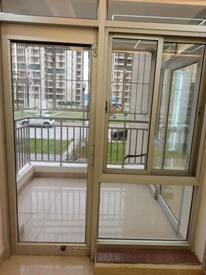 Room in 3 BHK Apartment at Dwarka – for Sale