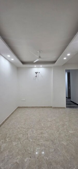 Room in 1 BHK Builder Floor at Saket – for Rent