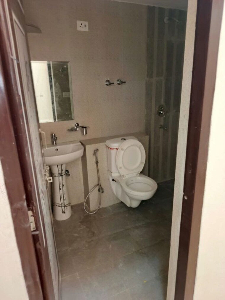 Bathroom, sector 7 dwarka 3 Bedroom 1600 Sq.Ft. Apartment In Sector 7 Dwarka Delhi 10215481
