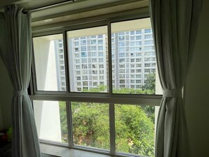 Room in 2 BHK Apartment at Godrej The Trees, Vikhroli East – for Sale
