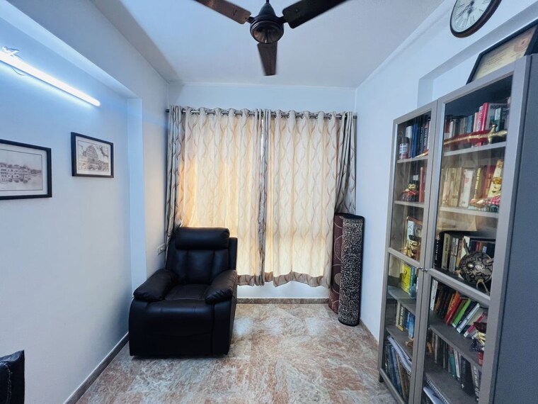 Living Room, hiranandani-estate-chelsea 2.5 Bedroom 950 Sq.Ft. Apartment In Ghodbunder Road Thane 10215511