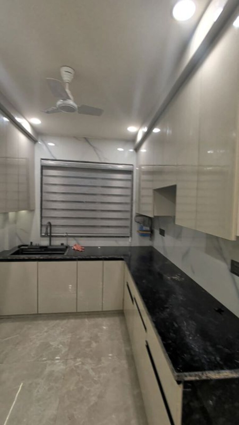 Kitchen, pitampura 3 Bedroom 1200 Sq.Ft. Builder Floor In Pitampura Delhi 10215534