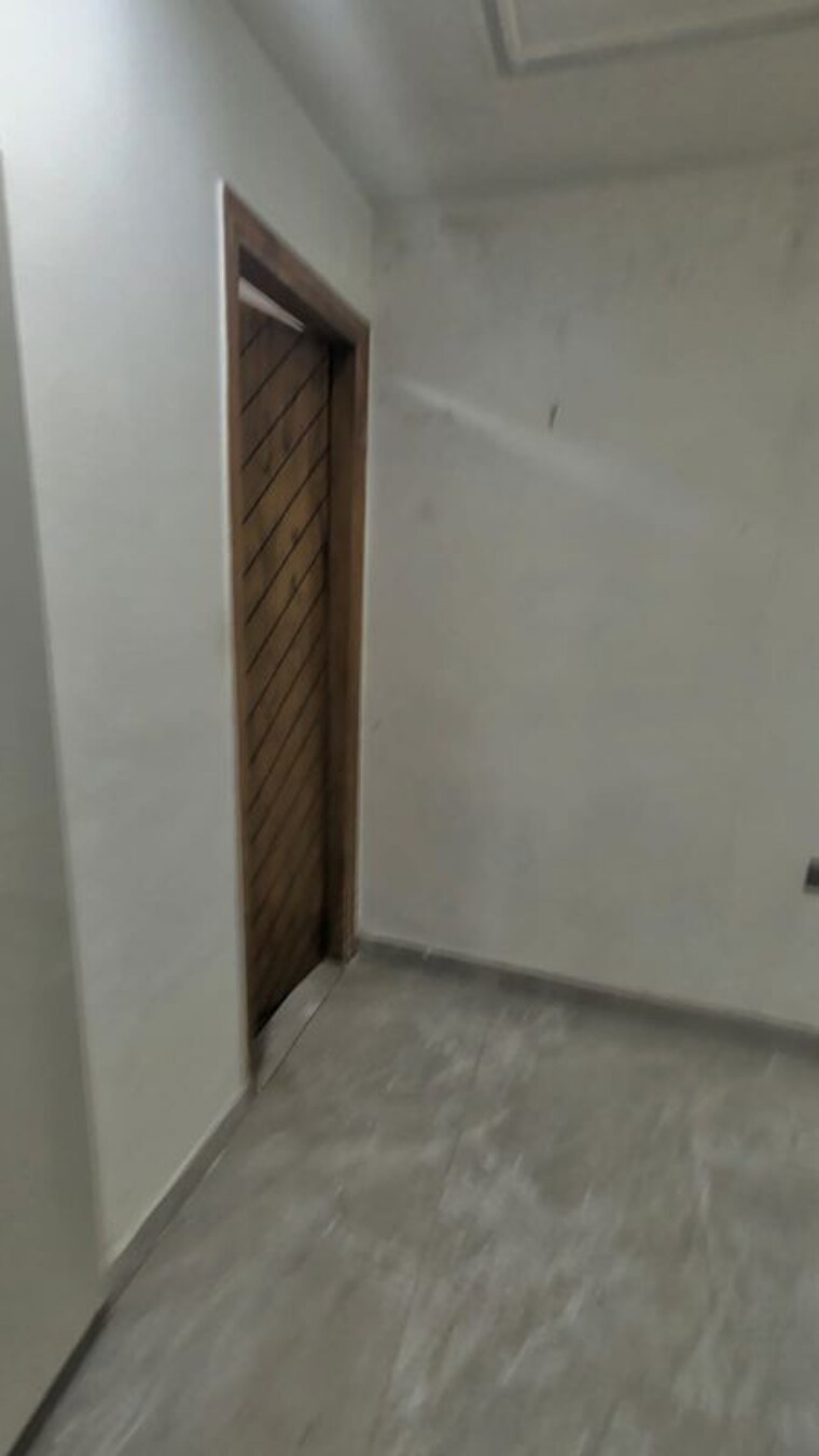 Room, pitampura 3 Bedroom 1200 Sq.Ft. Builder Floor In Pitampura Delhi 10215534