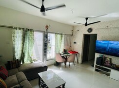 2 BHK Apartment For Rent in 1 Goldleaf