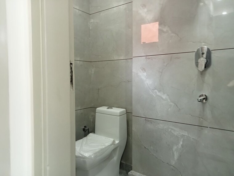 Bathroom, mahavir enclave 1 2 Bedroom 620 Sq.Ft. Builder Floor In Mahavir Enclave 1 Delhi 10215549