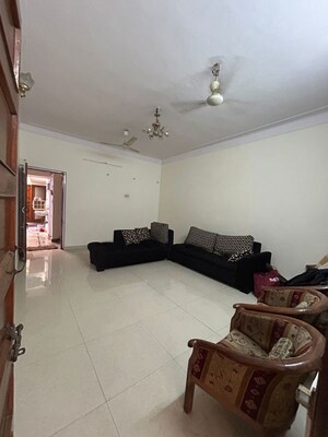 Living Room in 3 BHK Builder Floor at Green Park – for Rent
