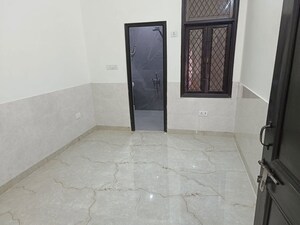 Room in 2 BHK Independent House at RWA Apartments Sector 41, Sector 41 – for Rent