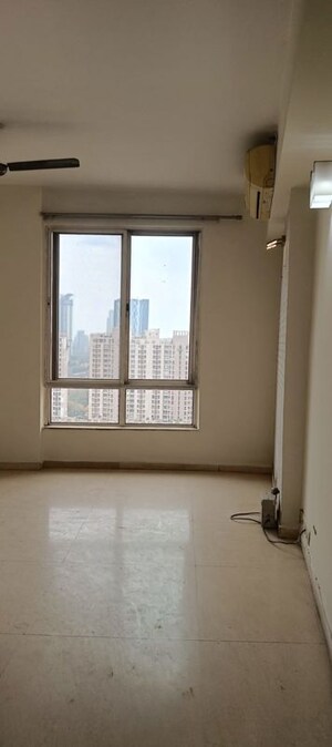 Room in 4 BHK Apartment at Tulip Violet, Sector 69 – for Rent