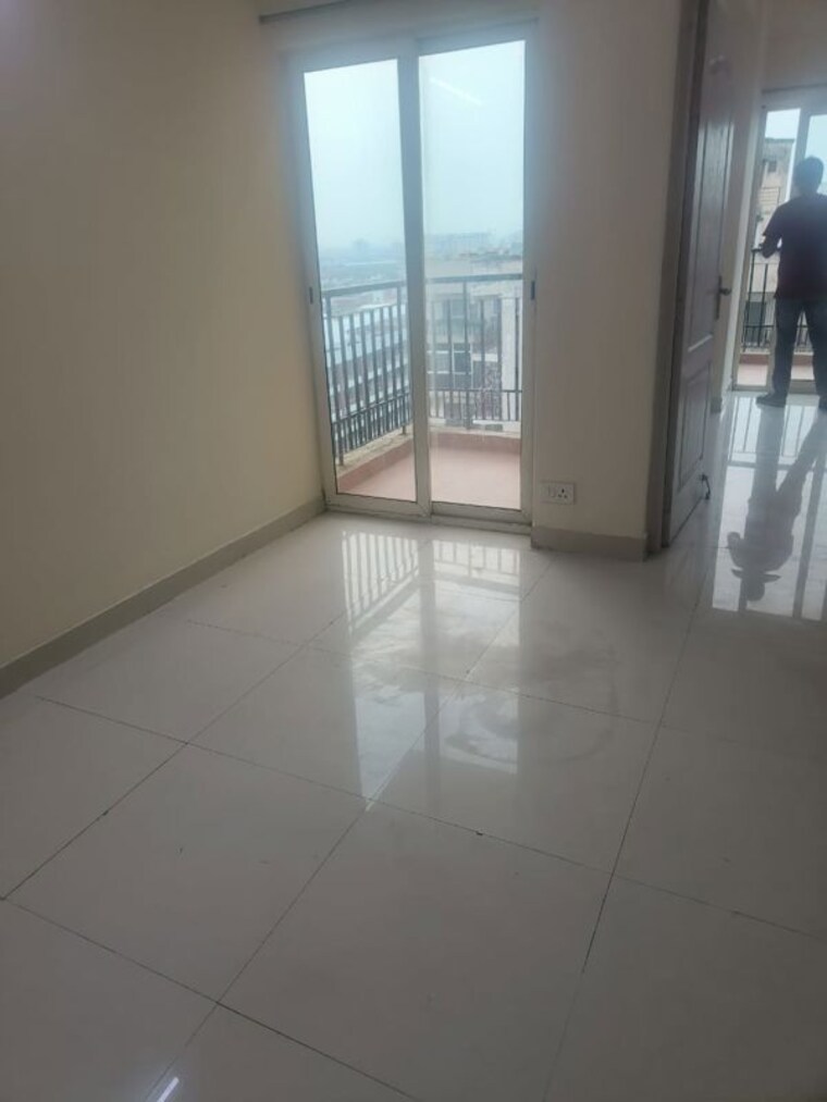 Room, maxblis-grand-wellington 1 Bedroom 615 Sq.Ft. Apartment In Sector 75 Noida 10215587