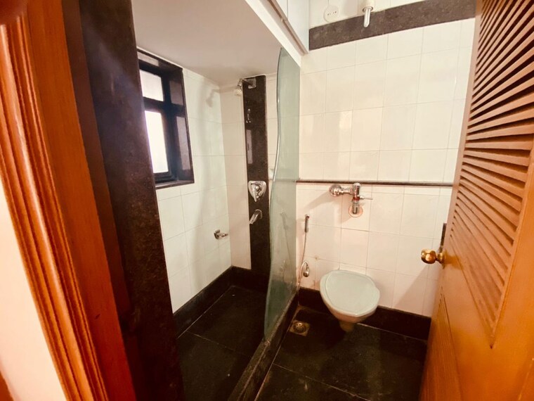 Bathroom, lalit-apartment 4 Bedroom 3600 Sq.Ft. Apartment In Aundh Pune 10215588