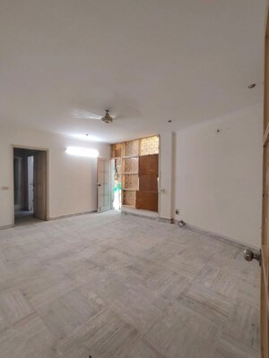 Room in 4 BHK Builder Floor at Greater Kailash I – for Rent