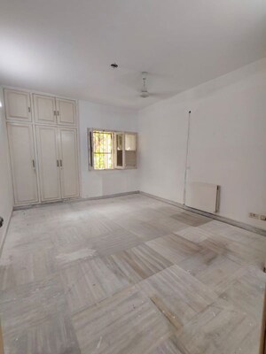 Room in 4 BHK Builder Floor at Greater Kailash I – for Rent