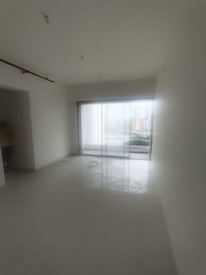 Room in 4 BHK Apartment at Runwal Sanctuary, Mulund West – for Sale