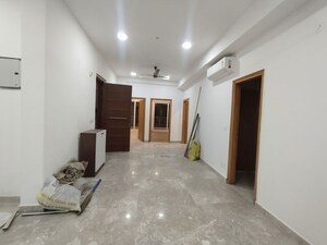 Room in 4 BHK Builder Floor at SS Linden, Sector 84 – for Rent