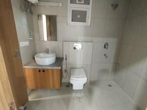 Bathroom in 4 BHK Builder Floor at SS Linden, Sector 84 – for Rent