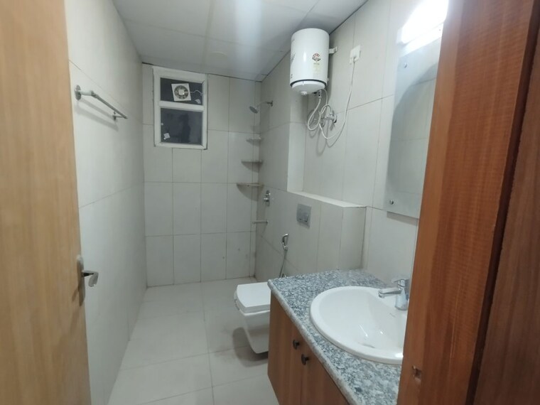 Bathroom, ss-linden 4 Bedroom 2700 Sq.Ft. Builder Floor In Sector 84 Gurgaon 10215667