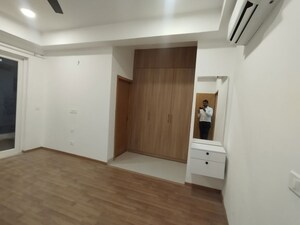 Room in 4 BHK Builder Floor at SS Linden, Sector 84 – for Rent