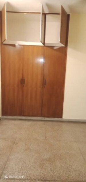 Room in 2 BHK Apartment at Vasant Kunj – for Rent