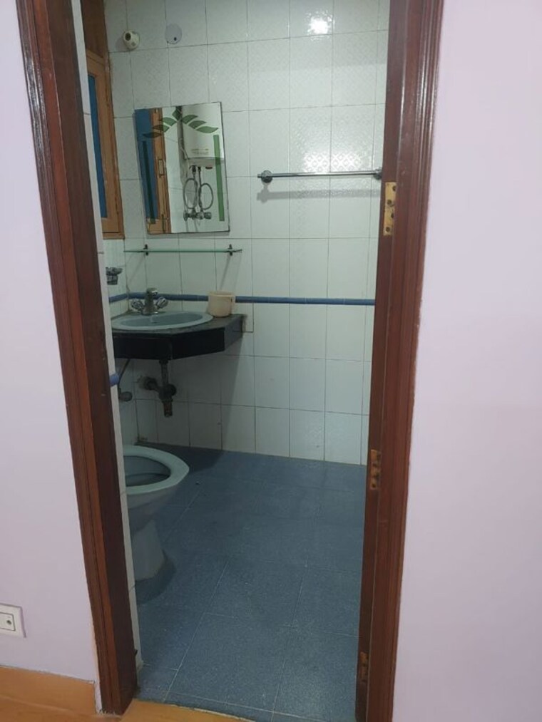 Bathroom, dwarka 3 Bedroom 1650 Sq.Ft. Apartment In Dwarka Delhi 10053586