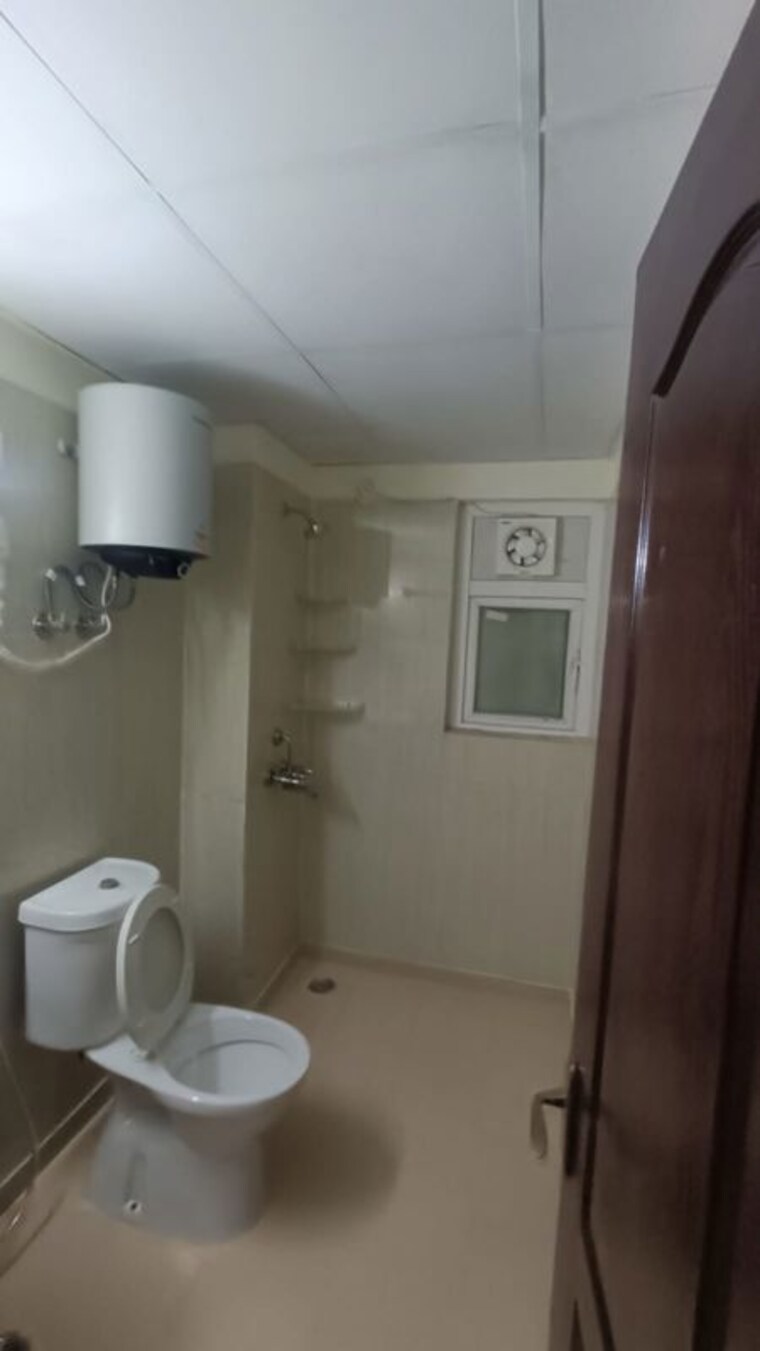 Bathroom, amrapali-silicon-city 3 Bedroom 1545 Sq.Ft. Apartment In Sector 76 Noida 10215686