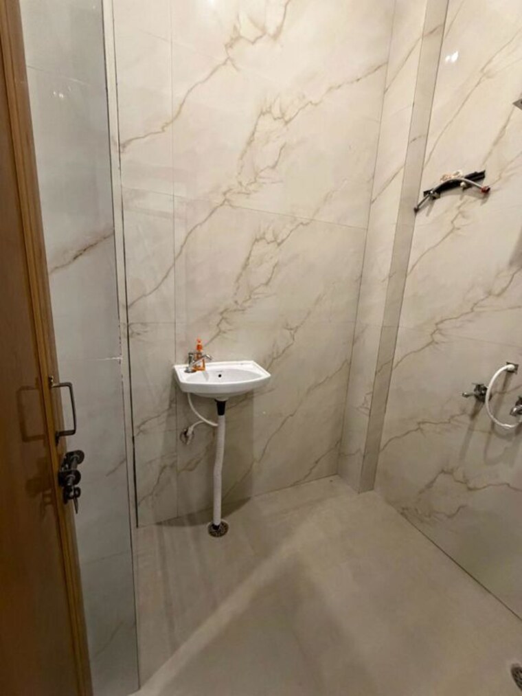 Bathroom, gomti nagar 2 Bedroom 1177 Sq.Ft. Builder Floor In Gomti Nagar Lucknow 10215687