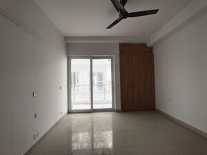 Room in 4 BHK Builder Floor at SS Linden, Sector 84 – for Rent