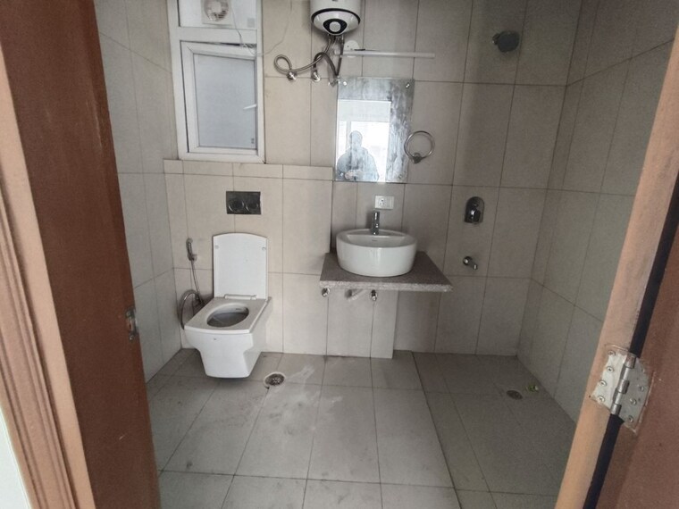 Bathroom, ss-linden 4 Bedroom 2800 Sq.Ft. Builder Floor In Sector 84 Gurgaon 10215691