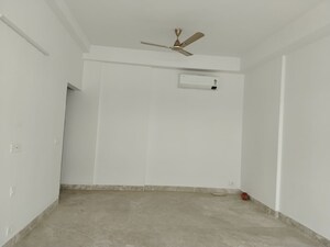 Room in 4 BHK Builder Floor at SS Linden, Sector 84 – for Rent