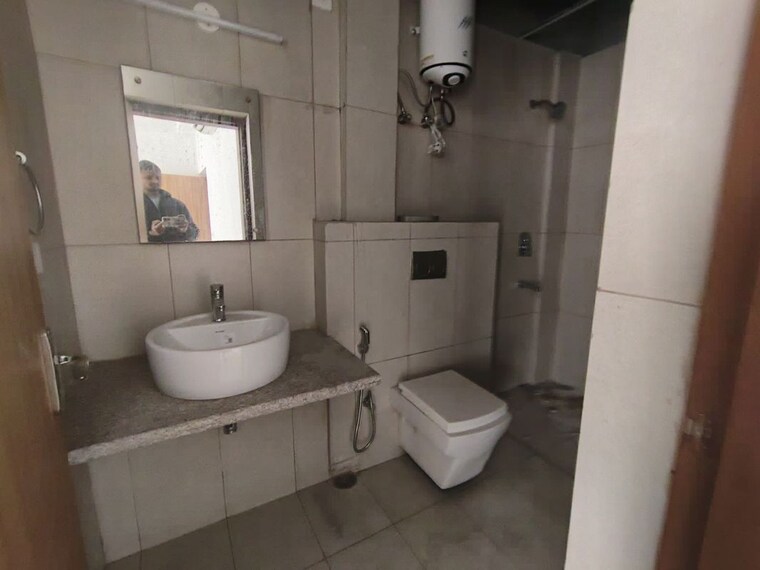Bathroom, ss-linden 4 Bedroom 2800 Sq.Ft. Builder Floor In Sector 84 Gurgaon 10215691