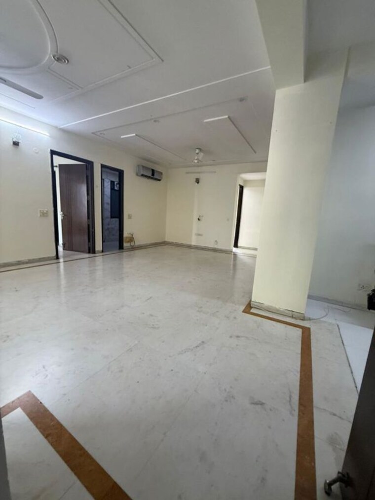 Hall, south city 2 3.5 Bedroom 2700 Sq.Ft. Builder Floor In South City 2 Gurgaon 10215719
